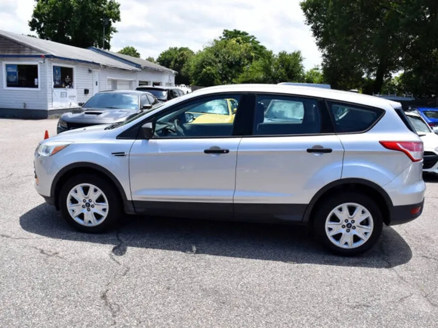 2013 Ford Escape S photo 1