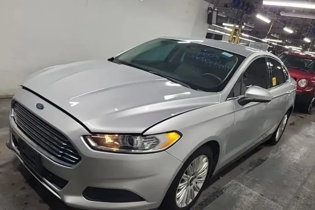 2016 Ford Fusion Hybrid S photo 1