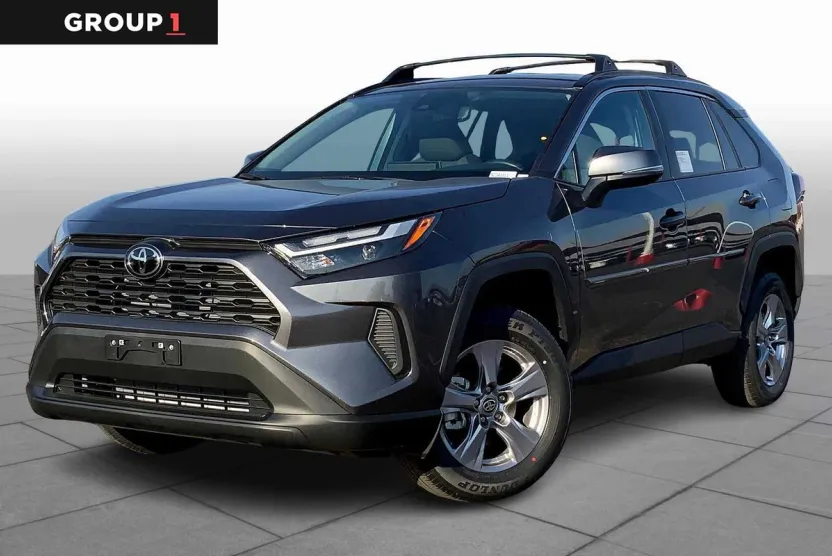 2025 Toyota RAV4 XLE photo 1