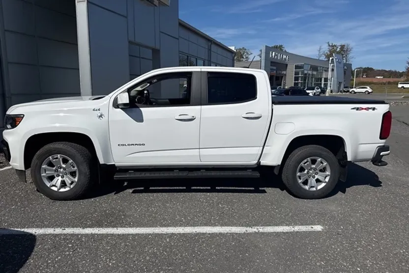 2022 Chevrolet Colorado LT photo 1