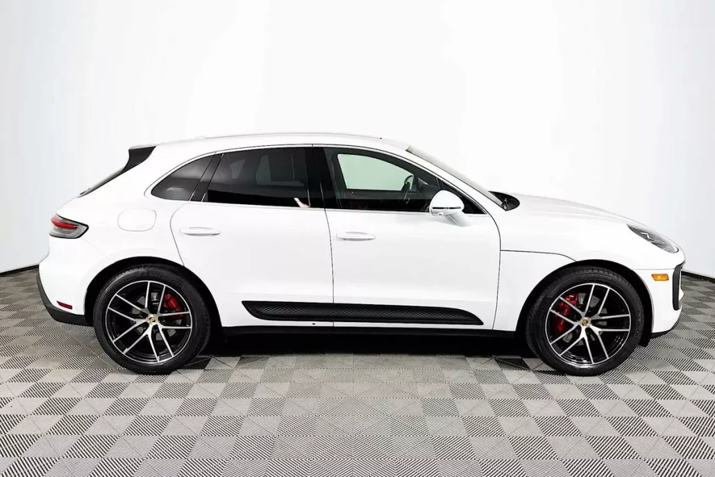 2023 Porsche Macan S photo 1