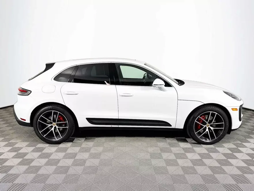 2023 Porsche Macan S photo 1