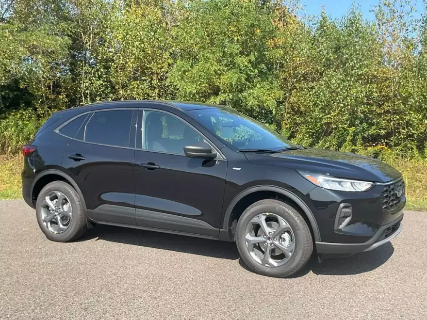 2025 Ford Escape ST-Line photo 1