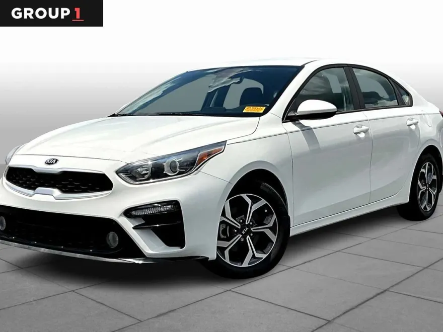 2021 Kia Forte LXS photo 1