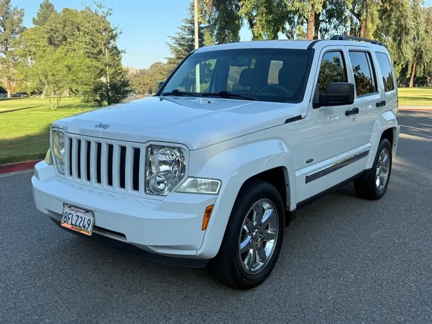 2012 Jeep Liberty Sport photo 1