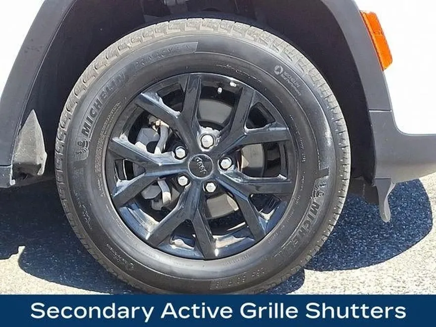 2024 Jeep Grand Cherokee Altitude photo 1