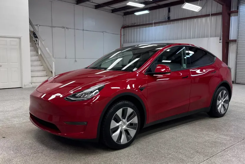 2022 Tesla Model Y Long Range photo 1
