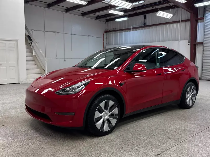 2022 Tesla Model Y Long Range photo 1