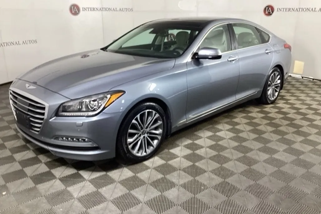 2016 Hyundai Genesis 3.8 photo 1