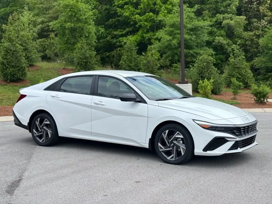 2025 Hyundai Elantra Hybrid SEL Sport photo 1