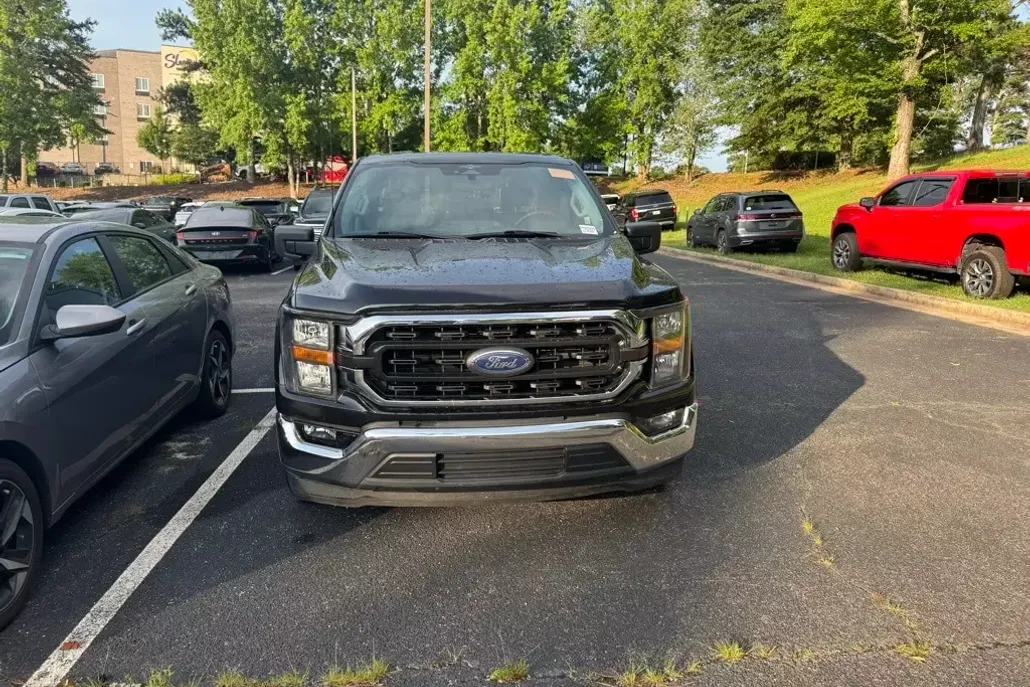 2023 Ford F-150 XLT photo 1