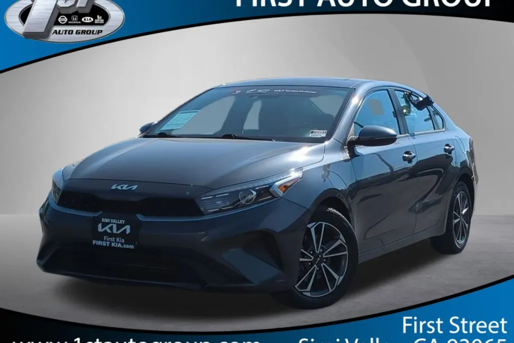 2022 Kia Forte LXS photo 1