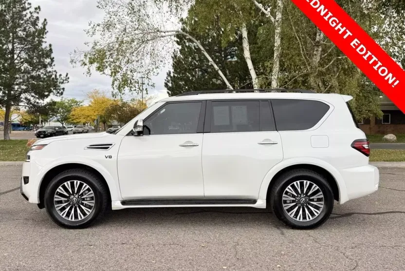 2022 Nissan Armada SL Midnight Edition photo 1