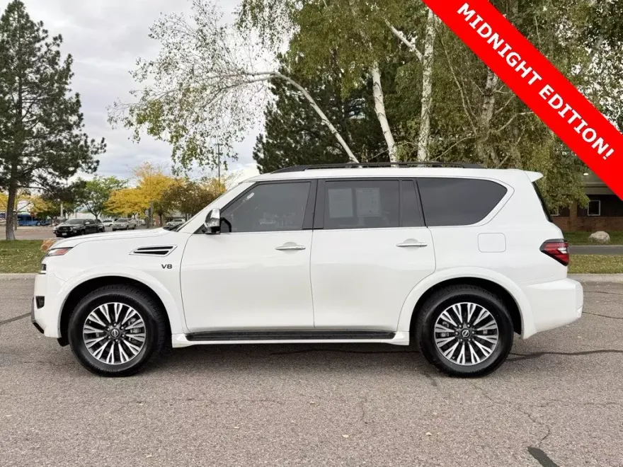 2022 Nissan Armada SL Midnight Edition photo 1