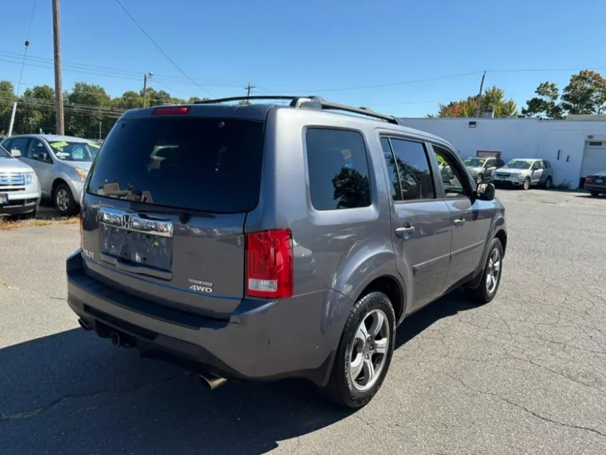 2015 Honda Pilot SE photo 1