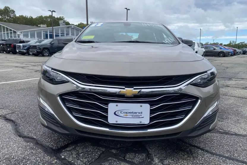 2022 Chevrolet Malibu LS photo 1