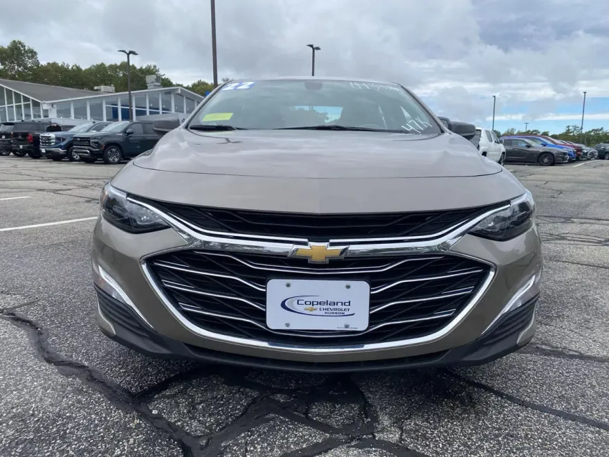 2022 Chevrolet Malibu LS photo 1