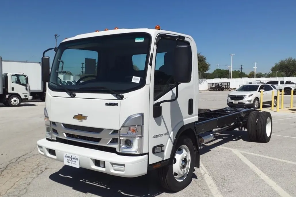 2024 Chevrolet Silverado 4500HD Base photo 1