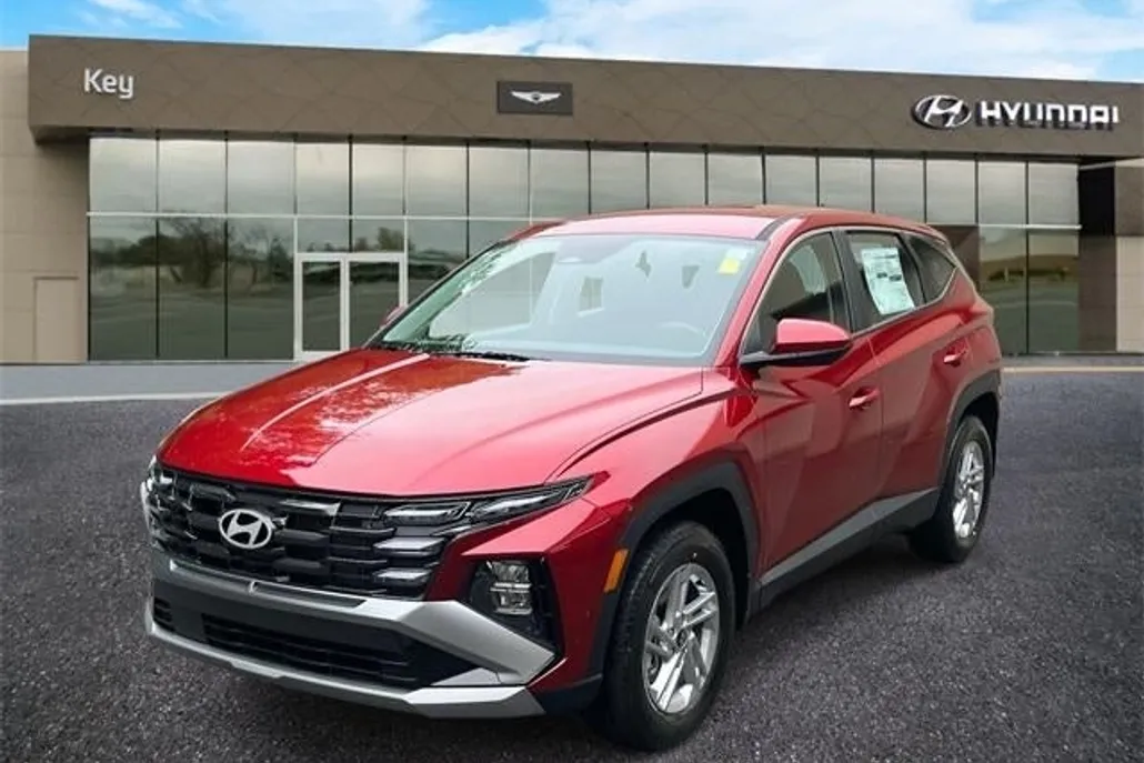 2025 Hyundai Tucson SE photo 1