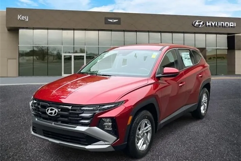 2025 Hyundai Tucson SE photo 1