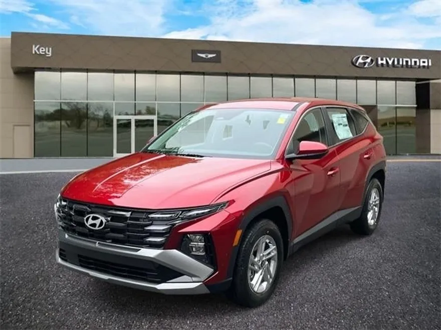 2025 Hyundai Tucson SE photo 1