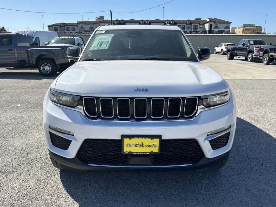 2024 Jeep Cherokee photo 1