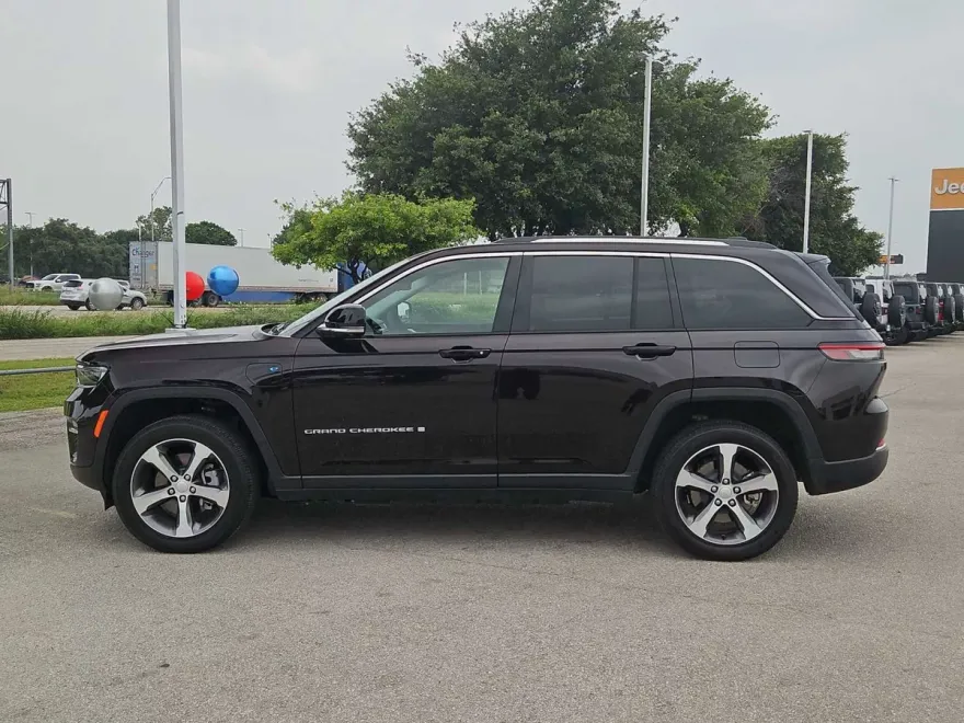 2022 Jeep Grand Cherokee 4xe photo 1