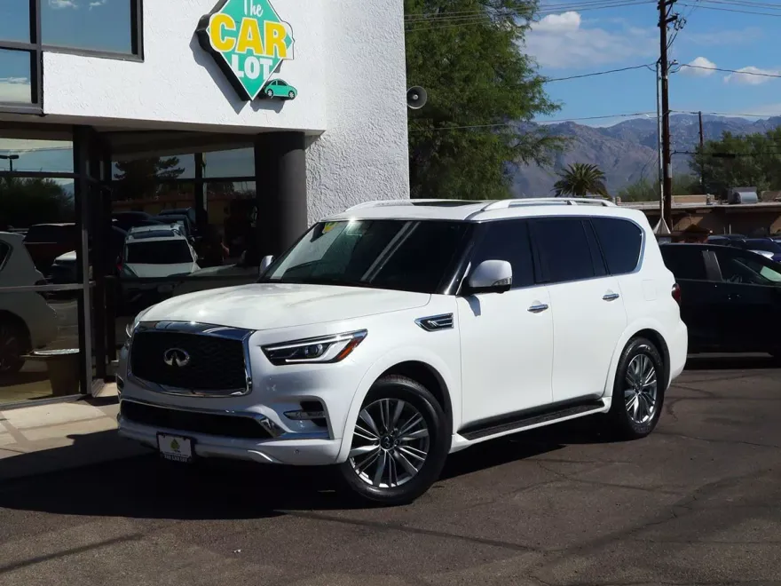 2022 Infiniti QX80 Luxe photo 1