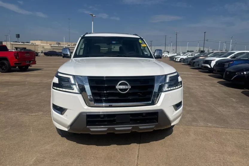 2022 Nissan Armada Platinum photo 1