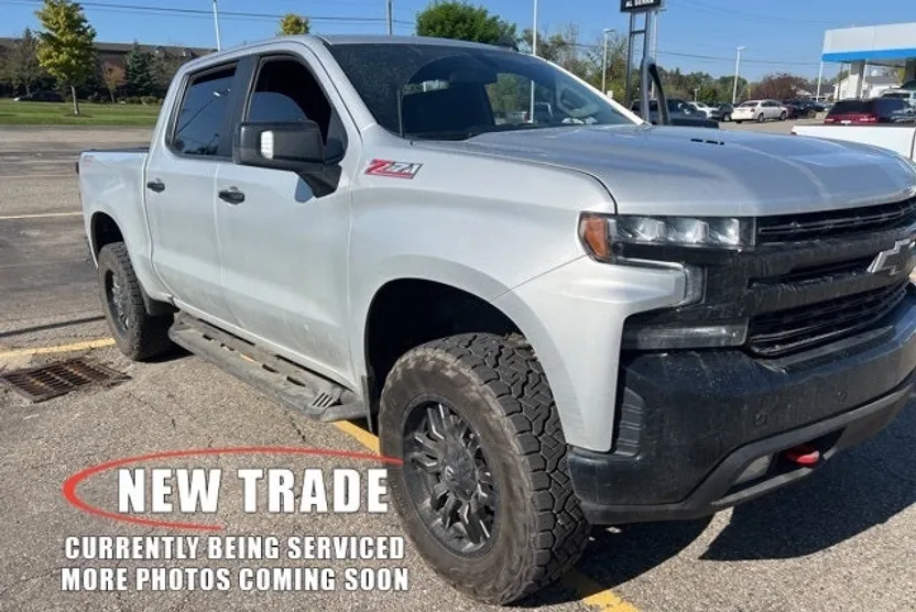 2022 Chevrolet Silverado Trail Boss LT photo 1