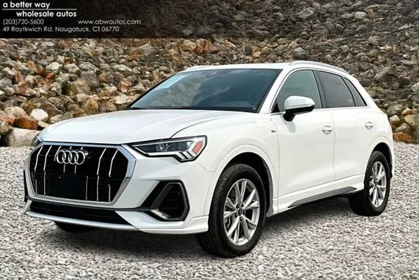 2023 Audi Q3 S line Premium 45 TFSI photo 1