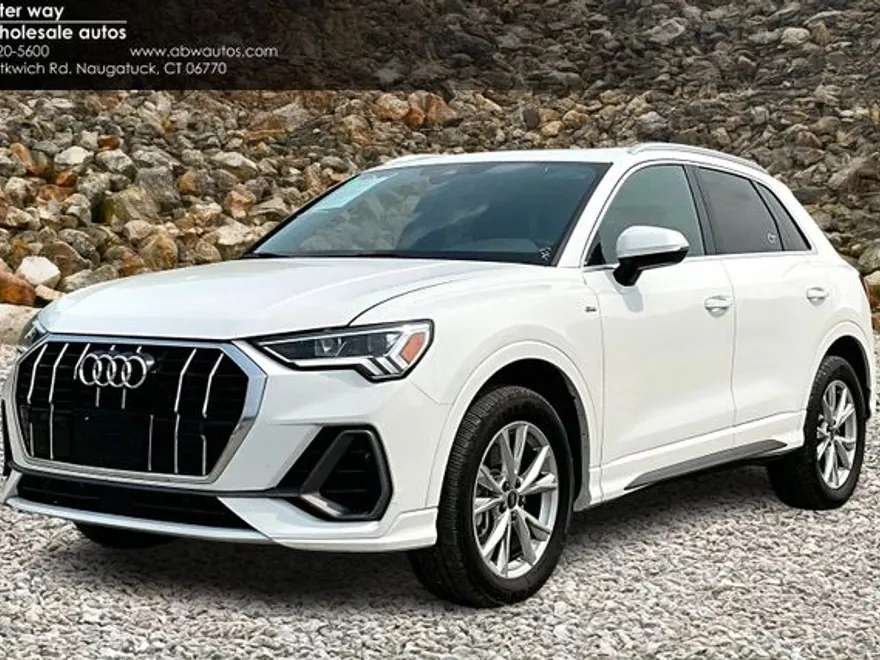 2023 Audi Q3 S line Premium 45 TFSI photo 1
