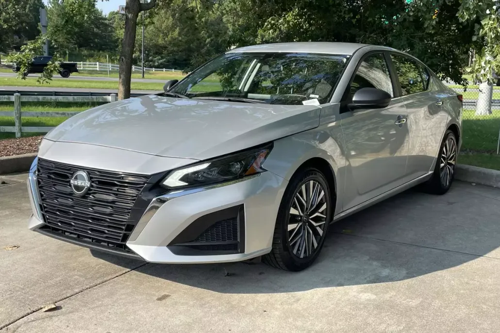 2024 Nissan Altima 2.5 SV photo 1