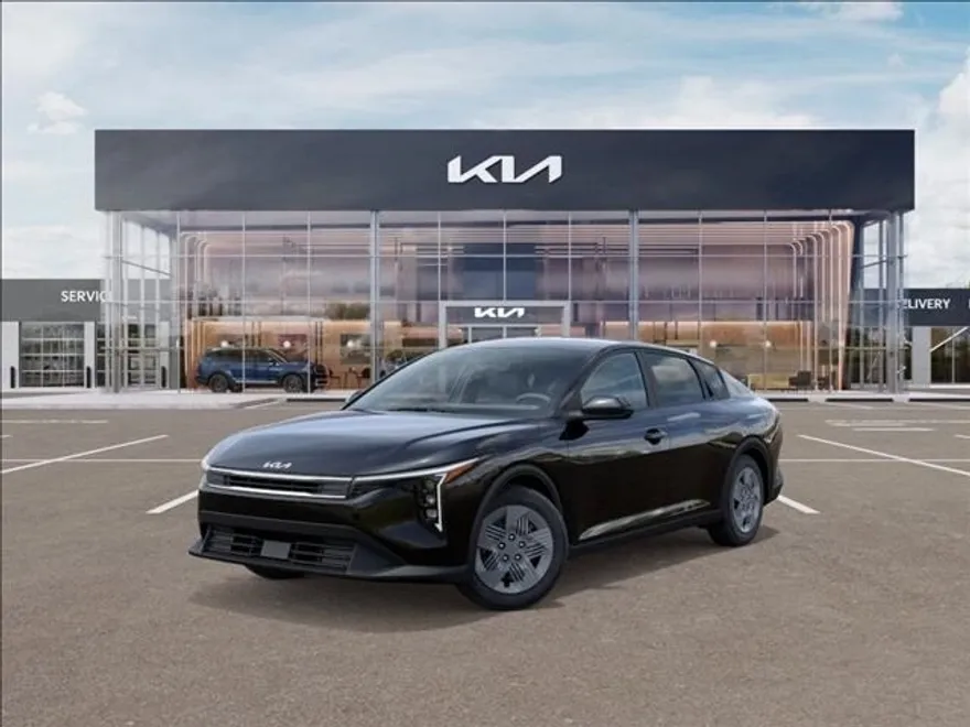 2025 Kia K4 LX photo 1
