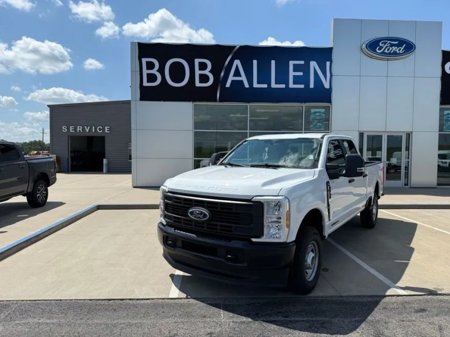 2025 Ford F-250 XL photo 1