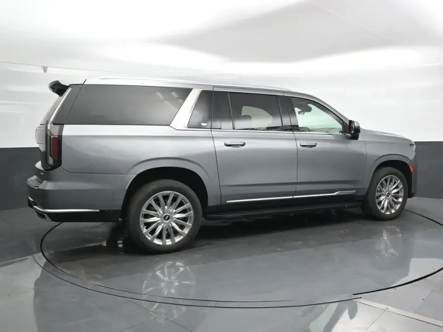 2023 Cadillac Escalade ESV Premium Luxury photo 1