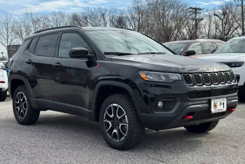 2025 Jeep Compass Trailhawk photo 3