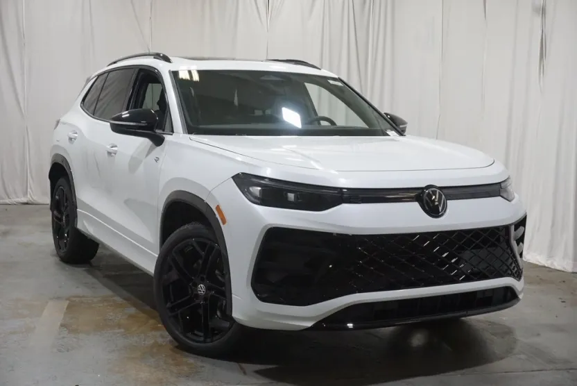 2025 Volkswagen Tiguan SE R-Line Black photo 1