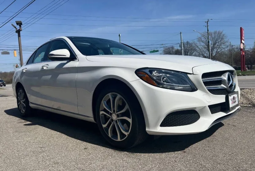 2017 Mercedes Benz C 300 Luxury 4MATIC photo 1