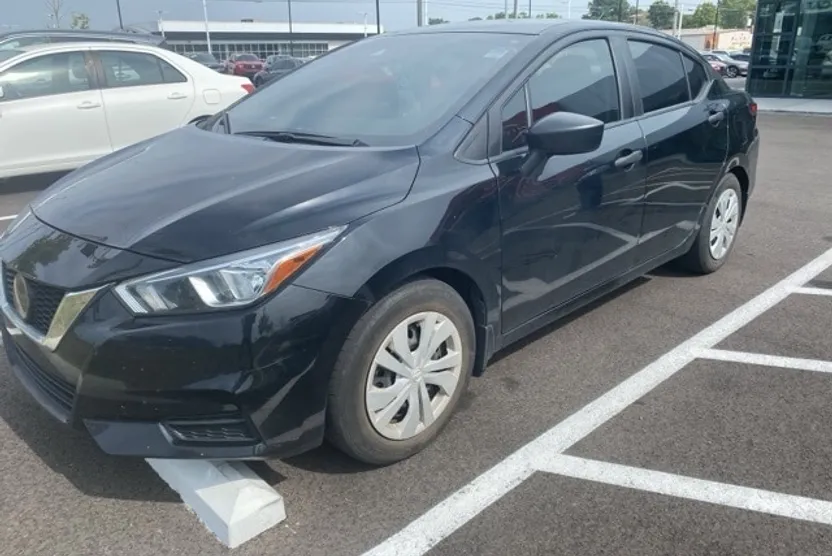 2020 Nissan Versa 1.6 S photo 1