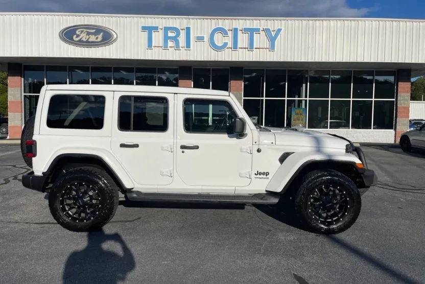 2021 Jeep Wrangler Unlimited Sahara Altitude photo 1
