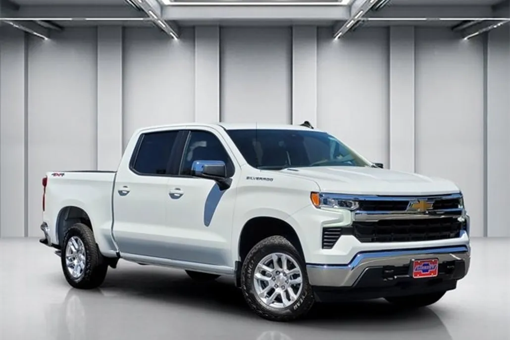 2025 Chevrolet Silverado 1500 LT photo 1