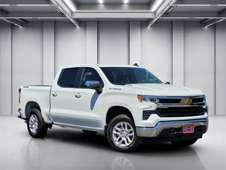 2025 Chevrolet Silverado 1500 LT photo 1