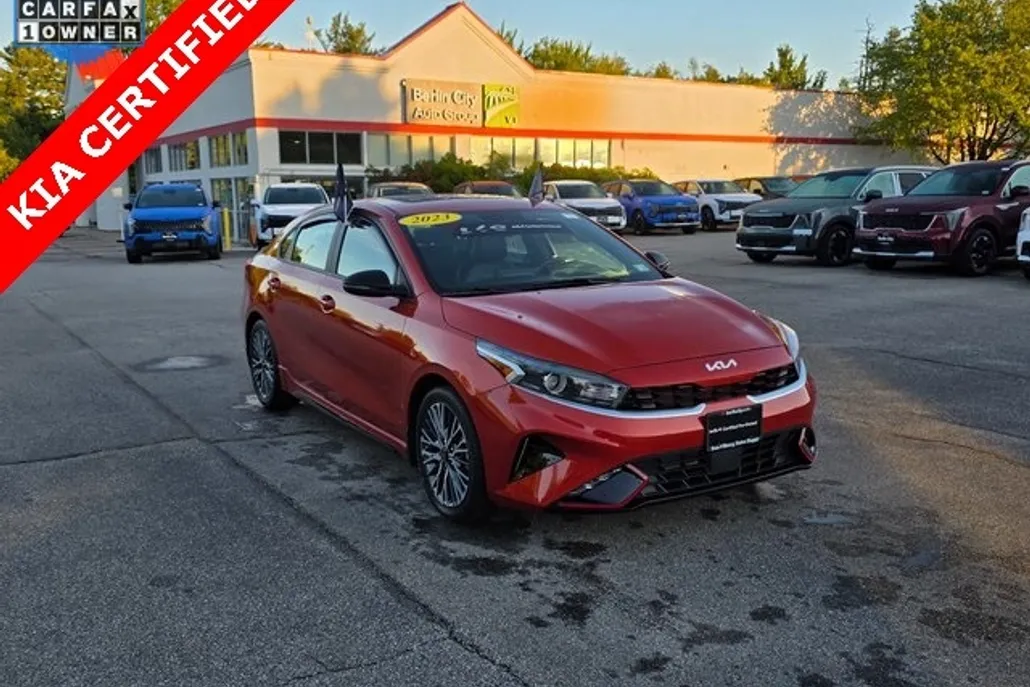 2023 Kia Forte GT-Line photo 1