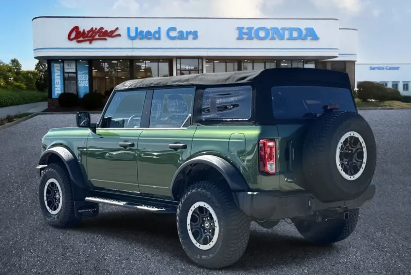 2022 Ford Bronco Base photo 1