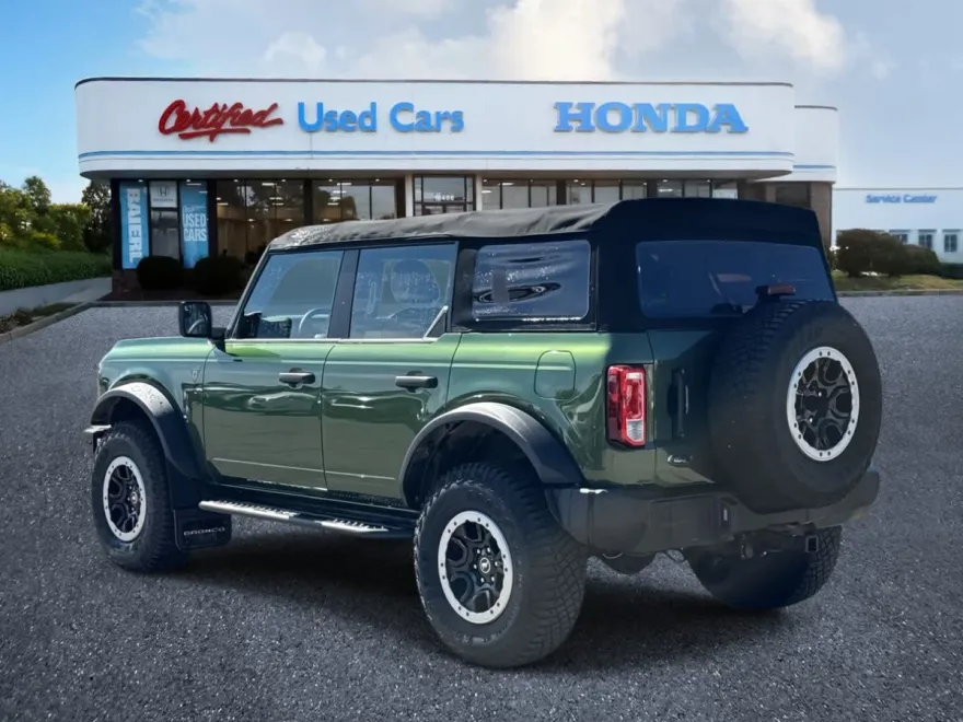 2022 Ford Bronco Base photo 1