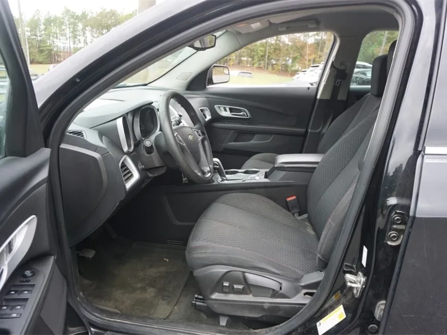 2012 Chevrolet Equinox LS photo 1