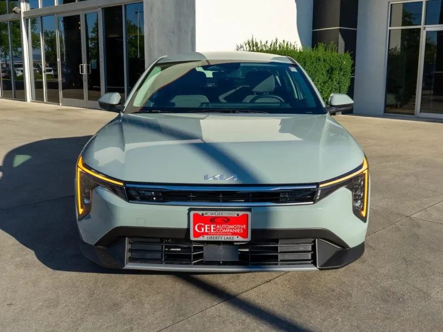 2025 Kia K4 EX photo 1