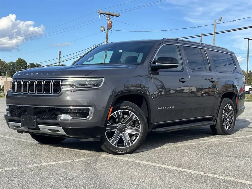 2024 Jeep Wagoneer L Series II photo 1