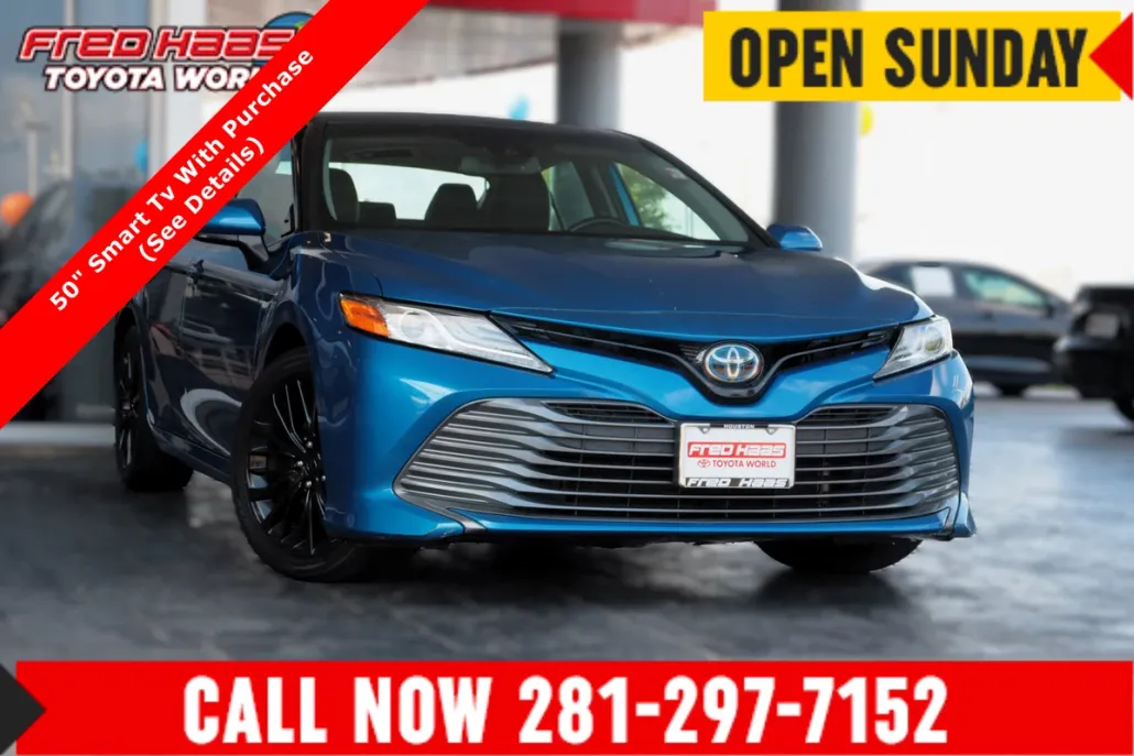 2020 Toyota Camry Hybrid XLE photo 1